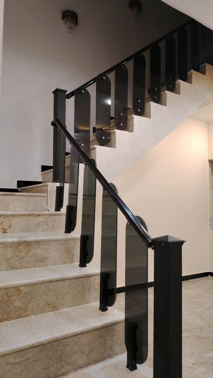 دار 🏠 للبيع   طابقين تشطيب جديد المساحه ١٠٠ م يحتوي ع 3️⃣غرف نوم ومطبخ وصاله وصحيات خارجيه وداخليه العنوان حي اور شارع السبيس 
*********** 📞
