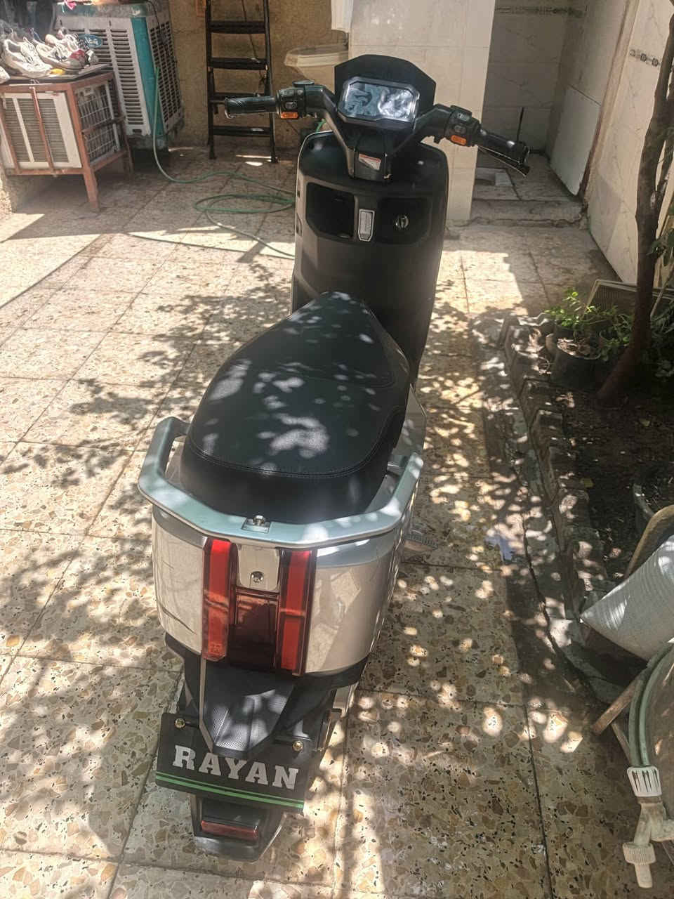 دراجه وحش الكون شركة الريان دراجه نضيفه وحلاوه وجديده للبيع سعر 950وبيه مجال قليل مكانه شعب حي البساتين ***********
