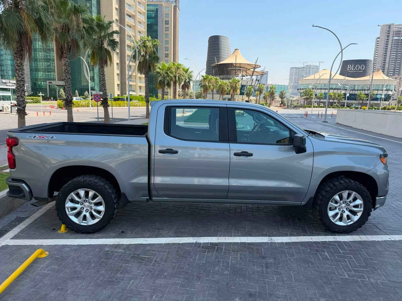 2024 CHEVROLET SILVERADO 1500, 4WD SHORT BED CUSTOM
شوفرليت سلفرادو 2024 باب طويل بدي قصير المرغوب 
مواصفات CUSTOM
4*4 ويل درايف
رقم الشاصي 1GCPDBEK4RZ316941
صور الحادث موجوده مع الصور تعديل بارد جزء الجاملغ الامامي اليسار+ تكحيل أسفل جاملغ الخلفي يسار + تكحيل جاملغ الامامي الايمن + تعديل فقط بدون قص بداية الشاصي الايسر 
أيرباك الستيرن مبدله أصلي شركة 
سياره بدون صبغ تكحيل فقط 
محرك 4 سلندر 2.7 توين توربو المرغوب القدرة الحصانية 310 
                2.7L I-4 DI, DOHC, VVT, TURBO, 310HP
سريع واقتصاد
گير ٨ نمر طيارة
رادار امامي داتا شو تنيه
كامرة خلفية
بصمة وتشغيل عن بعد
هاند بريك بصمه
تحديد مسار + أنذار عند تغيير المسار
ويل كب كروم بلادي تايرات جبلية 
كشن كهرباء
تبريد امامي خلفي
شاشة وسطية تدعم CarPlay
باب بدي كهرباء وتغليف بدي أسود بلادي امريكي شركة
ماشية 74 ألف mi مشي أمريكا 
مكان السيارة أربيل
السعر 24500$
 هزة والفحص المروري كامل فقط تترقم اربيل
***********
***********
