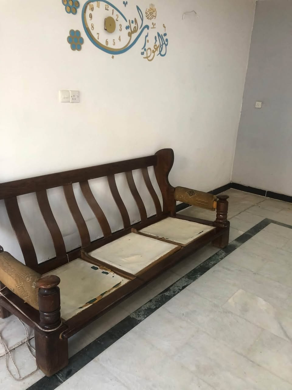 طقم قنفات • خشب وصاج • طاولة كبيرة」「انتيكا」,