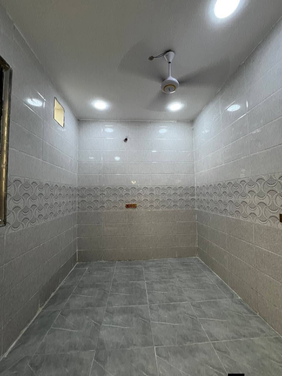 دار سكن في البهادريه
#المساحة :: 110م
طابو زراعي عراقي نموذج 25🌹🌹0772553474
البناء حديث مع خارطة مميزة 
#يحتوي :: طارمة صحيات خارجية 
استقبال مطبخ صالة غرفتين منام
صحيات داخلية درج 
البصرة - ابي الخصيب - البهادرية 
#السعر :: 65 مليون قابل للتفاوض 
#للأستفسار :: ***********
