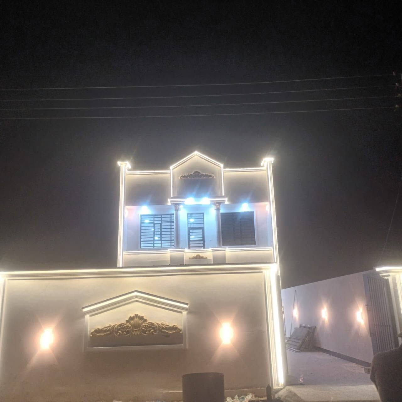 سلام عليكم بيت للبيع مساحة 300 سند 25في الدورة خط نفط شارع المعينات بمجمع الفلل
سعر خاص او اتصال على *********** باقي تفاصيل البيت موجودة بل فيديو.. المجمع بي بوابة و حراسة و مجمع  عبارة عن مساحة 300و 500 و 1000

