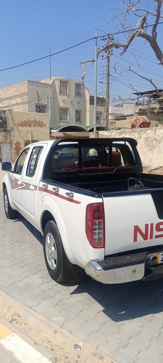 نيفارا 14 خطين غاز وبنزين كفاله ما عدا باب صبغ ماكينه وكير وحداده تبريد وتخم تايه كله جديد سنويتها لحد 30 رقم اربيل اوتوماتيك 112 وبيها مجال للشراي رقم الهاتف *********** عنوان بصره نظران وترهم مراوس سياره عالي
