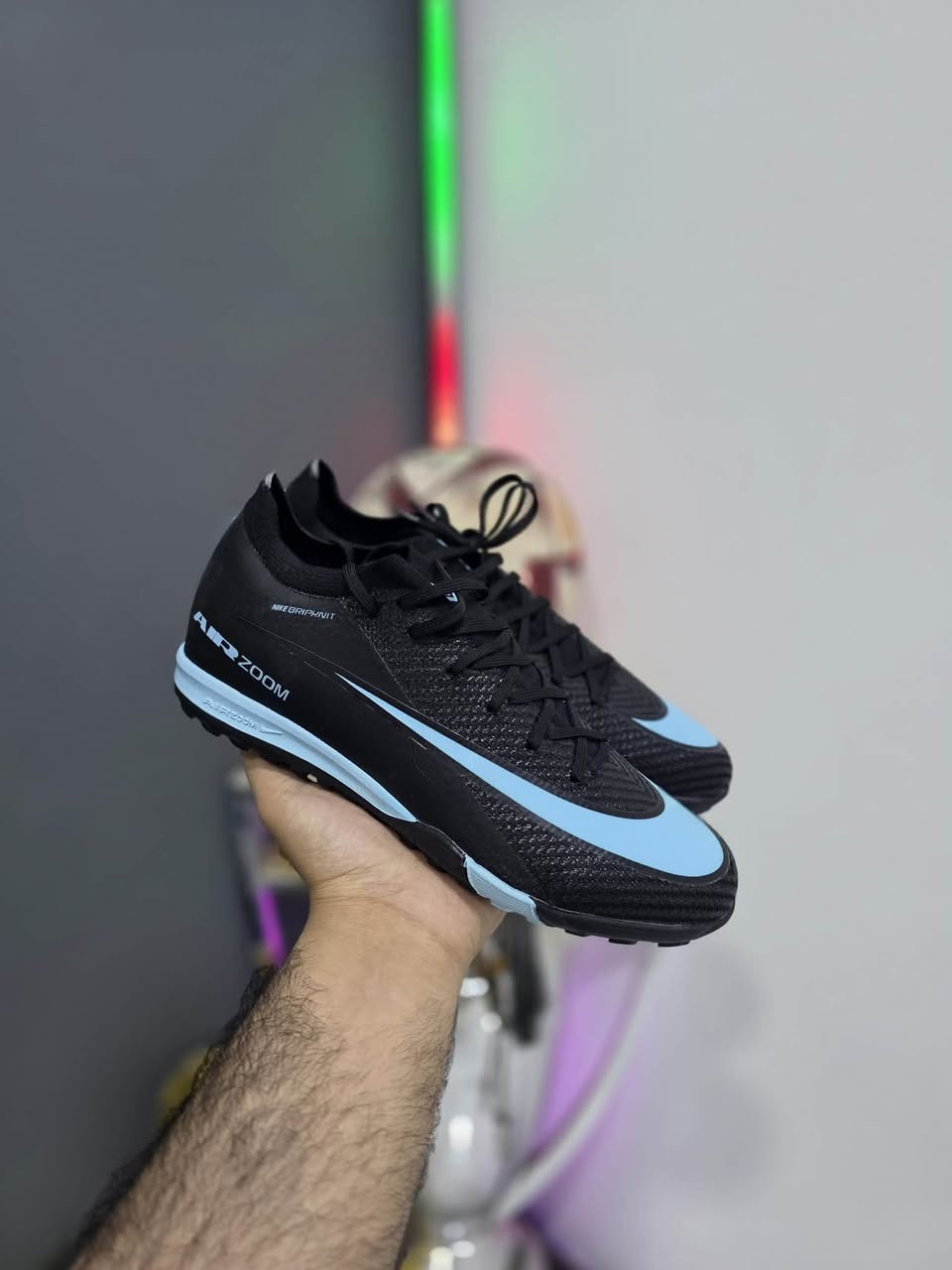 🔥 AIR ZOOM | 🔥
الفخامة تبدأ من التفاصيل 👑

حذاء AIR ZOOM ربع جاروب بتصميم أنيق وفخم،

🇻🇳 صناعة فيتنامية بجودة مميزة

🧵 خياط داخلي لمظهر مرتب ولمسة راقية

📏 القياسات المتوفرة: 40 | 41 | 42 | 43 | 44

لا تفوّت الفخامة… اختار مقاسك وخليك مميز 🔥

📞 للتواصل والطلب:

تجهيزات الحمداني

***********

تجهيزات رياضية

