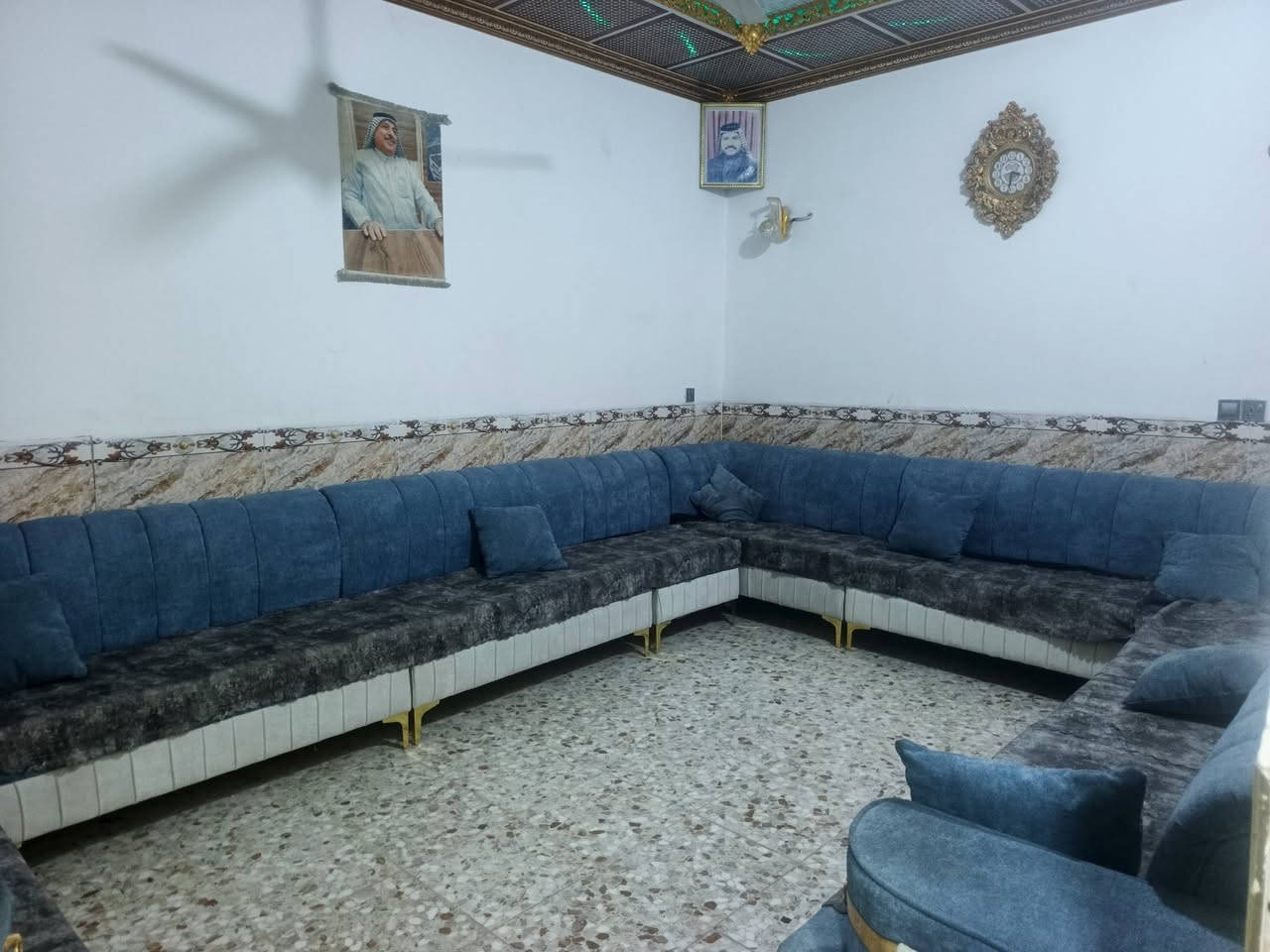 سلام عليكم بيت للبيع بشارع المطحنه صب كون كريت متكون من غرفه وصاله ومطبخ وتخاريج  جوه وبره واستقبال البيت كله سراميك المساحه 100 متر بنيان جديد الإتصال على الرقم الهاتف📲 ***********

