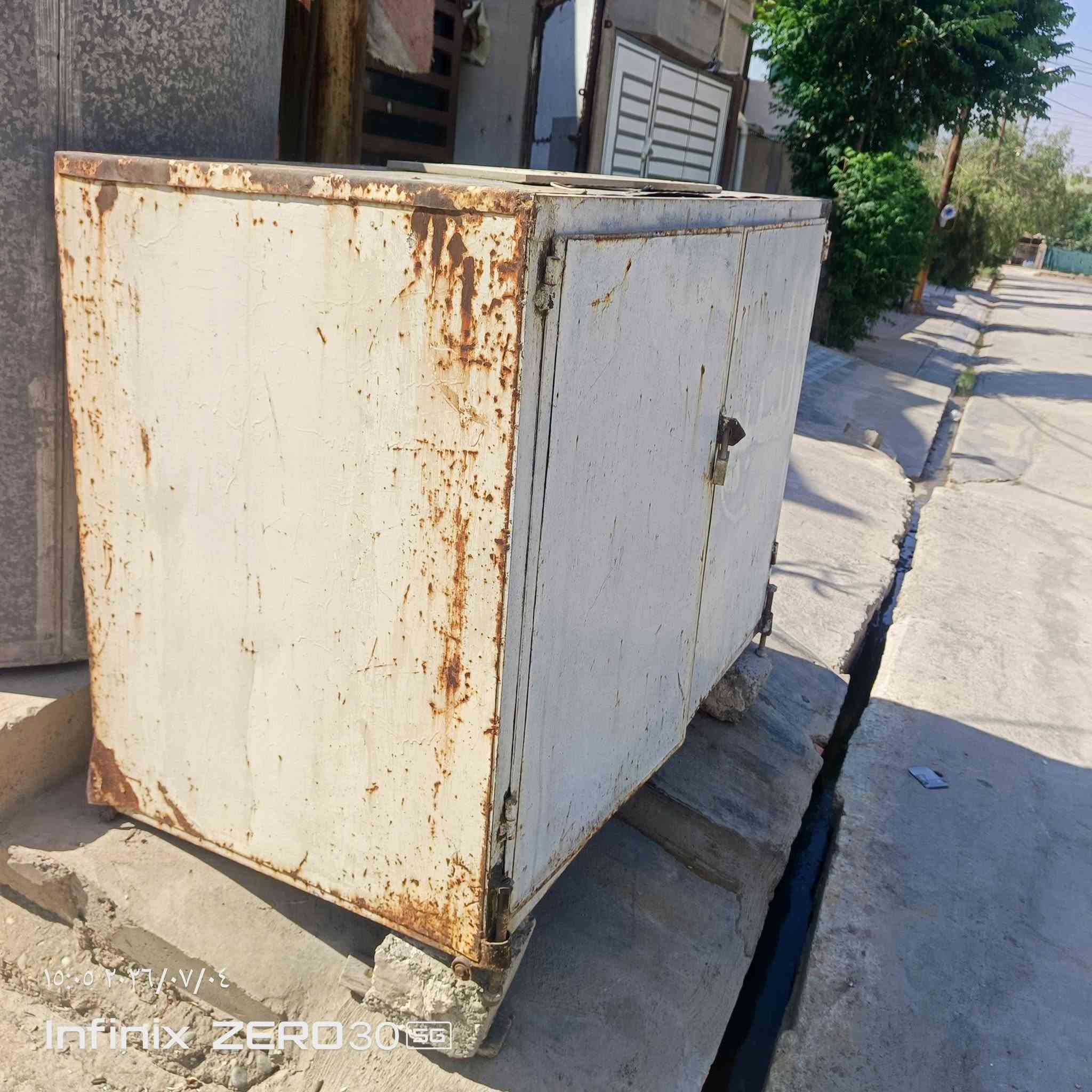 ثميز حديد للبيع سعر 100الف عنوان كركوك دوميز منطقة 55 للاستفسار الاتصال على الرقم ***********

نص مكتوب في الصور:
- 10:04 2026/07/04
- Infinix ZERO30 5G
- ١٠ : ٤ ٢٠٢٦/٠٧/٠٤ Infinix ZERO 30 5G
- 15:04 2026/07/04
- Infinix ZERO 30 5G
- ١٠:٥٠ ٢٦/٠٧/٢٠٢٤