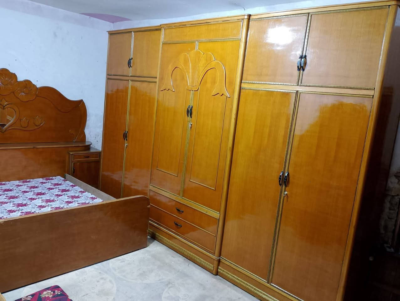 يالله سلام عليكم غرفة نوم البيع سعر 750وبي مجال اتصل على رقم ***********
