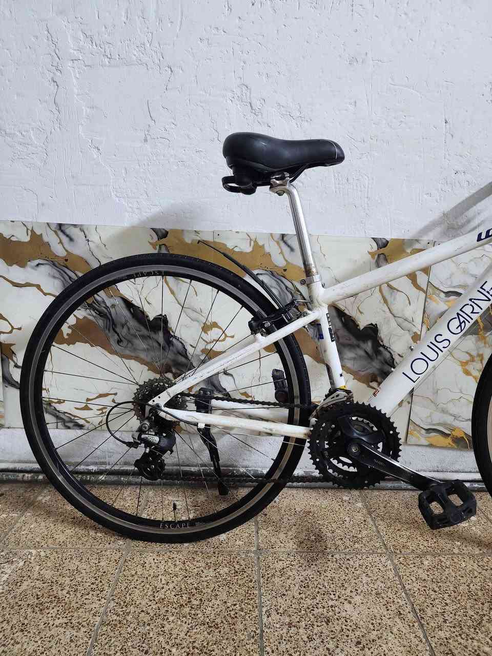 LOUIS GARNEAU
حجم 700×28
الامنيوم 
سستم شيمانو 
عدد السرع 3×8
سرج طبي 
تايرات جدد 
السعر 125 
مكاني بغداد البياع 
***********
