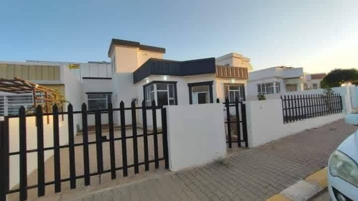 دار  للبیع   فی  سلیمانیە   سعر جدا مناسب
منطقة رابرین كامل مواصفات ***********
  210متر   مکانە  کلش حلو
كامل خدمات  مجمع  شاری نمونە 
  غرفتین نوم+.استقبال+مطبخ 
مساعد +صحيات  بیتونە حدیقە  کراج سیارە 
..  خدمات  كارباء مجاری 
 و قریب مدرسةومسجد قریب 
 اتصل رقم هاتف او واتساب او فایبر  ***********

