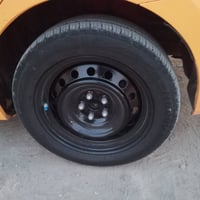 للبيع وياله وتايرات تخم كورولا سعر 225  مكانك بغداد المشتل 07719831375
