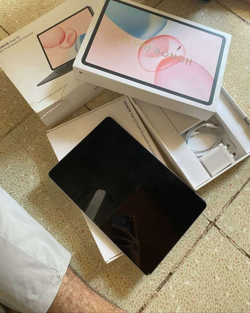 سلام عليكم
🔥 للبيع HONOR Pad 10 – 256GB 🔥
📱 جهاز نظيف كلش، استخدام قليل جداً وحالته ممتازة 💯
✨ شاشة 12.1 إنچ 120Hz
⚡ Snapdragon 7 Gen 3
🔋 بطارية 10100mAh
🔊 6 سماعات بصوت قوي
💾 256GB مساحة
مناسب للدراسة، الأفلام، الألعاب وكل الاستخدامات 🎮📚🎬
💰 السعر: (475)وبي مجال
📍 المكان: محافظة بابل
📞 للتواصل: ***********
الخاص مفتوح
🎫 يوجد توصيل جميع محافظات العراق 🇮🇶
الجهاز نظيف ويستاهل 🔥 للمحتاجين واحد للدراسه  وينكم
