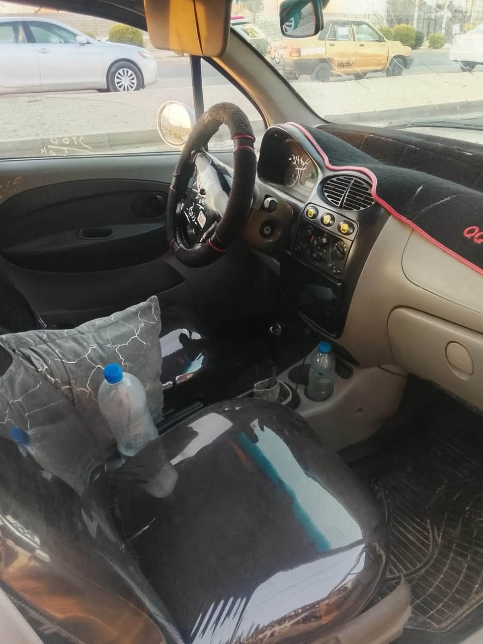 للبيع كوكو
صبغ حزام بدون ضرر طخم ورا كدام كلو جديد داخل يخبل شاشة 
وايرمنيه كلها شغاله
السعر 25 بي مجال شي بسيط 
كير محرك شرط
العنوان موصل 
الهاتف***********
