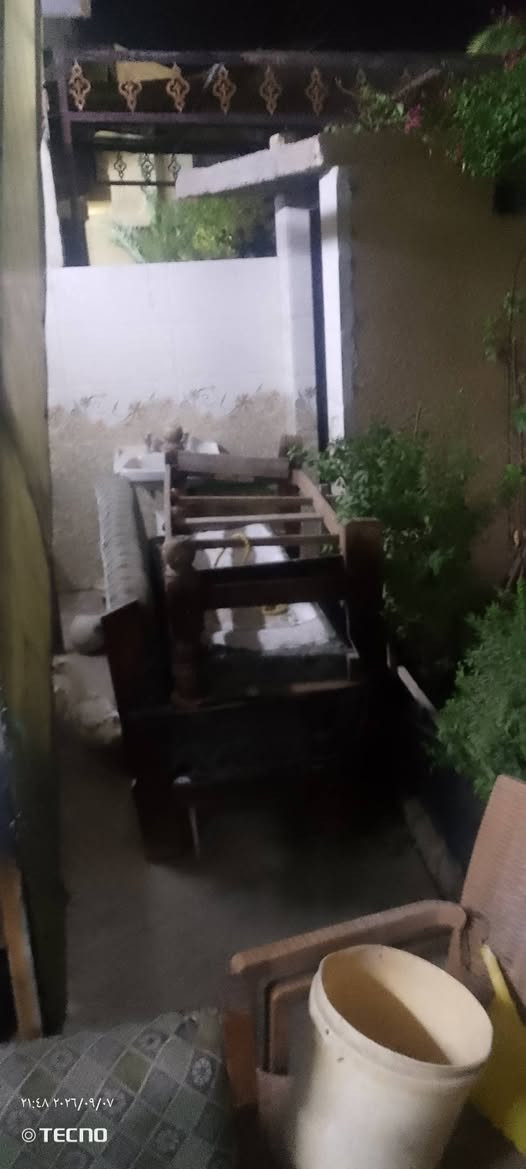 قنفات للبيع قيم وخذ بليرضا الله مكاني بغداد الغزاليه دوشمة جديدة بس اشويه الخشب يرادله دك وضبط ***********
