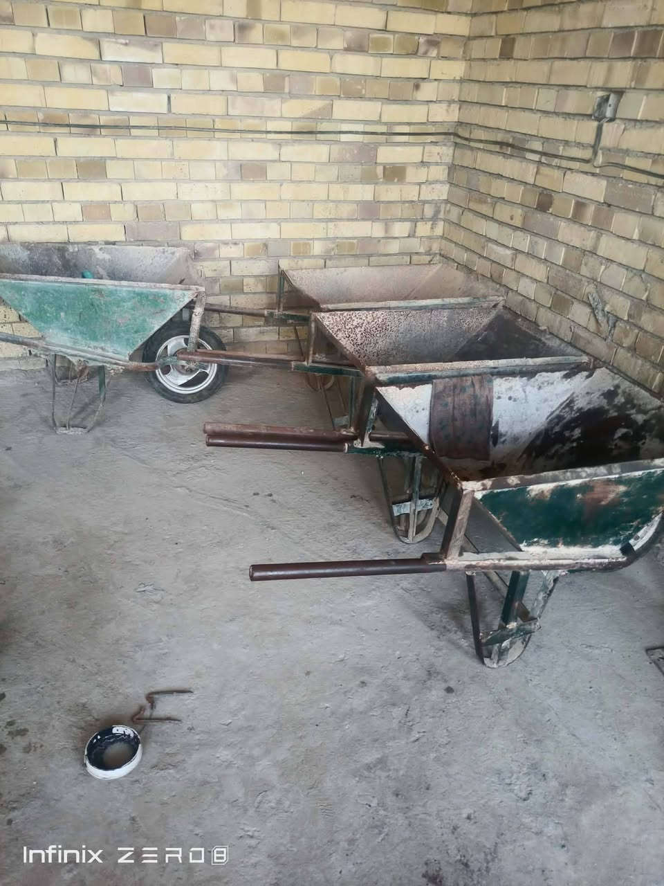 ونج سماوي للبيع وياه خمس عرباين وماطور 16 حصان كارتون مشتغل مره وحده فلاوين حديد كامل مكمل نصب وشغل شراي خاص او اتصال مكان كربله ***********

نص مكتوب في الصور:
- INFINIX ZERO 30
- Infinix ZERO 8
