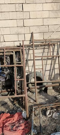 سقالة تركيب • مقصات ناقصة