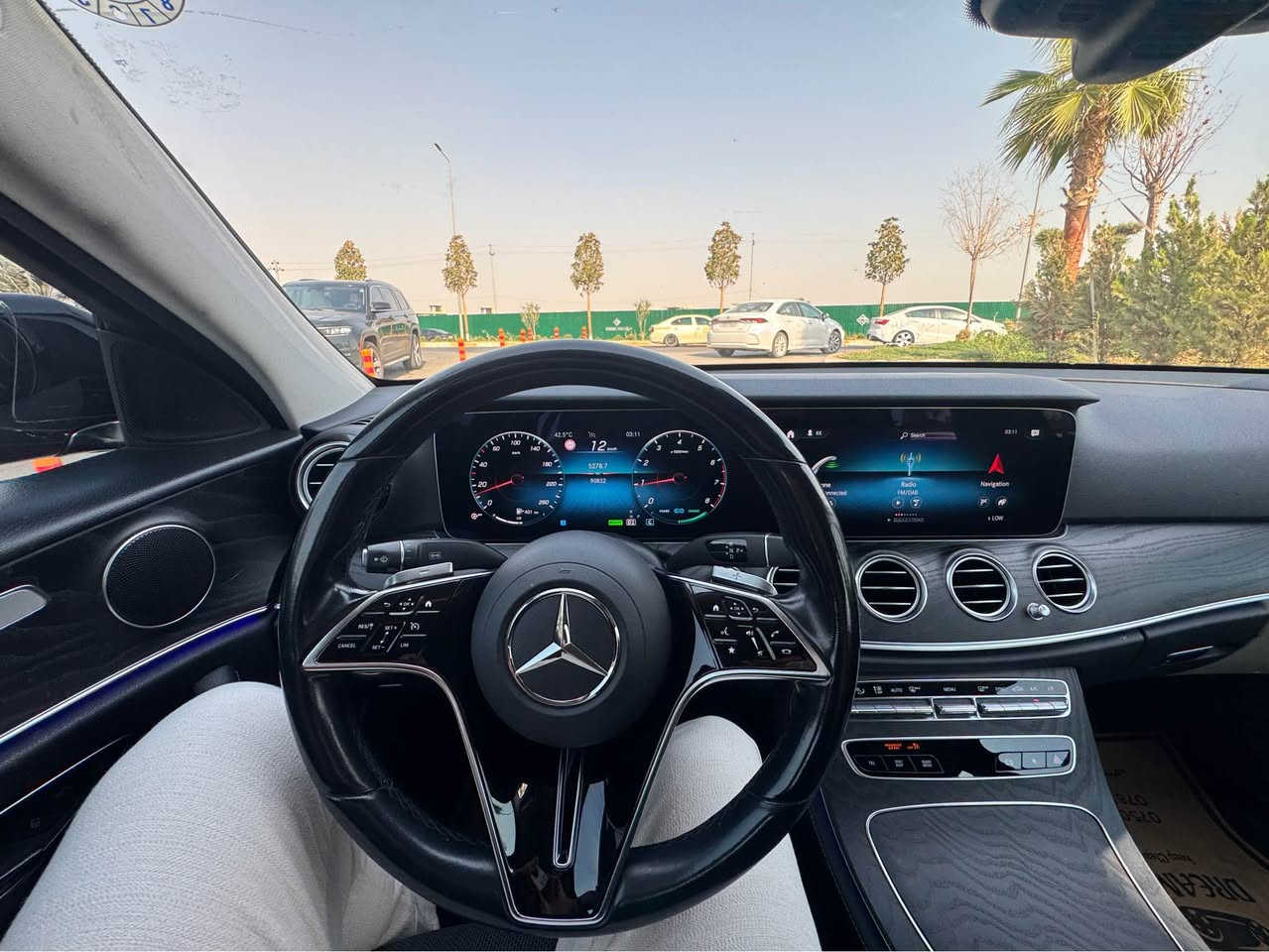 مرسيدس E200 
موديل 2022
وارد اوروبي ماشية 91000 km
سيارة بدون حادث بدون صبغ
سيارة نص مواصفات
رادار / كاميرة / حساس / كشتات هيتر / أوتو ستوب / تحديد سرعه / قراءة علامات شارع / كشتات نص جلد / كشن كهربائي / شاشه كبير / جامات كهربائيه/ اينارة داخلي ١٦ نوع 

سعر 31500$ 
What’s  *********** أربيل, العراق
