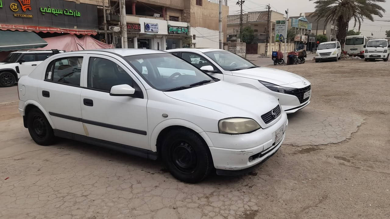 اوبل استرا • ٢٠٠٢ • بدون صبغ