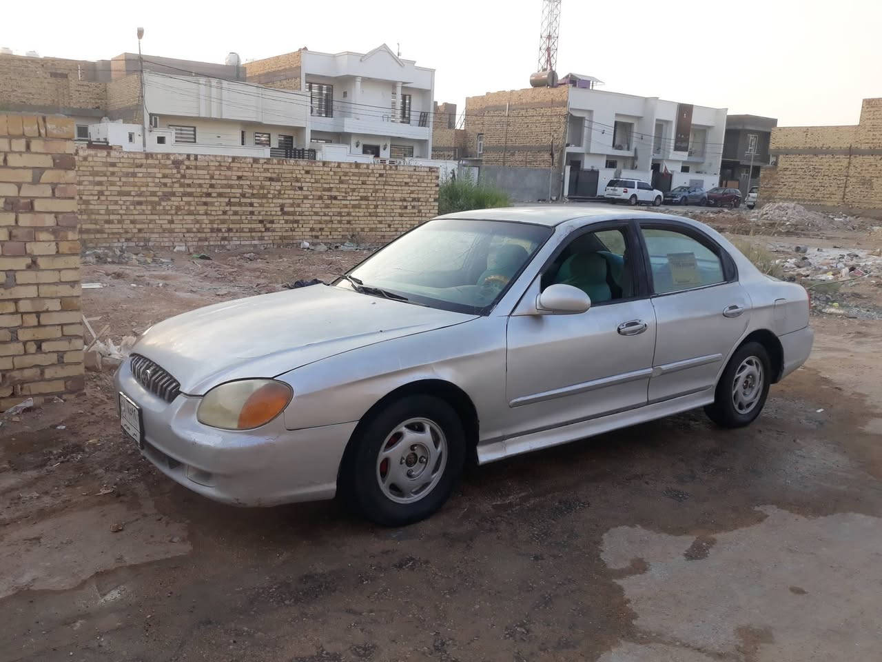 السلام عليكم للبيع سوناته موديل 2000سياره جديده مكينه كير حداديه تخم تاير ويل كب مسجل سستم شاشه رقم مثنى الماني تحويل مباشر مكاني ديوانيه السعر ٢٧ وبيهه مجال رقم تلفون ***********
