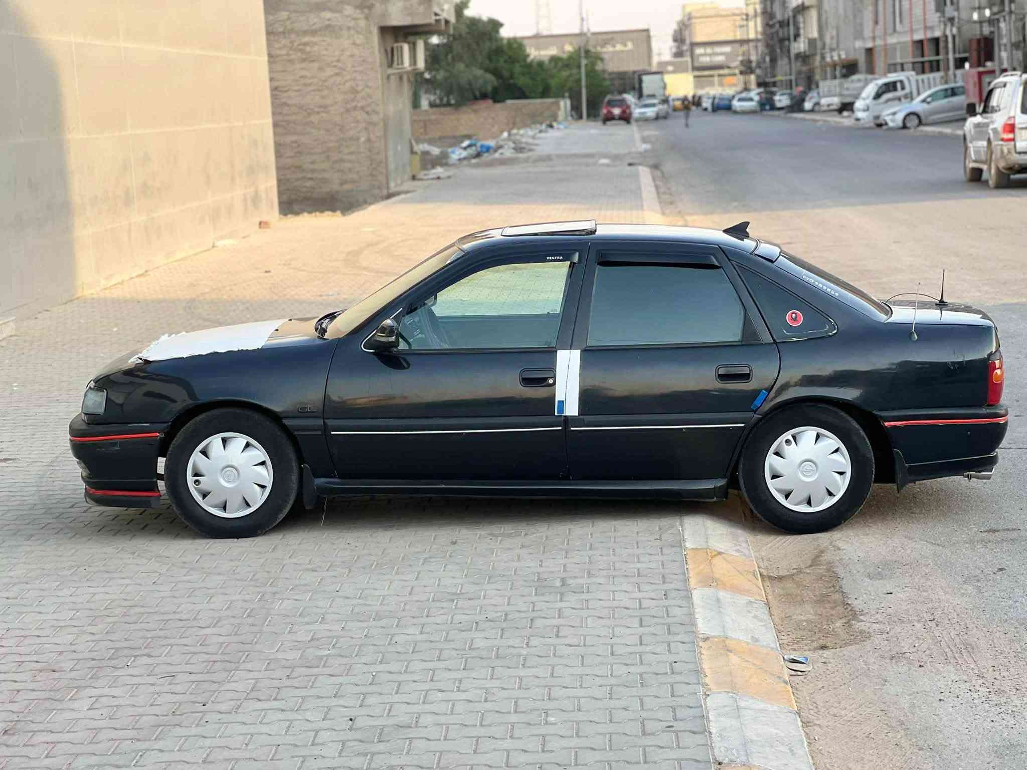 السلام عليكم 
للبيع أوبل فكترا موديل 91 محدث 95 بجم عريض فتحة سقف رقم 26 صلاح الدين دولي بسمي هزه/سنوية/رقم جديد محرك 1600 شرط بدون تنقيص او تبخير كير عادي بطاين 4 نظيفه دوشمه جديده دشبول جديد كهربائيات شغاله صبغ عام سعر34 وبيها مجال مكان السياره صلاح الدين تكريت للتواصل ***********
