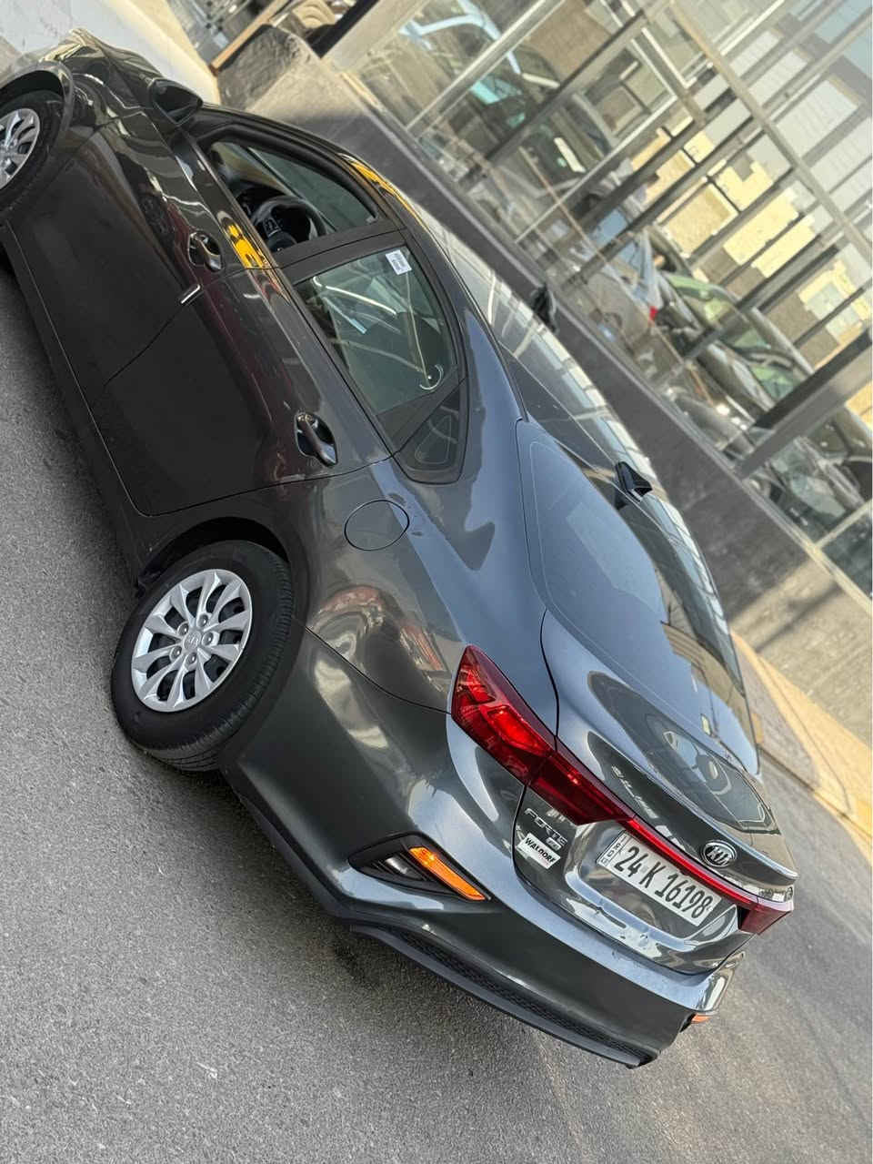 🚗 للبيع: كيا فورتي fe  موديل 2021
📍 مكان السيارة :  موصل مدينه المعارض الجديده 
معرض الركن الذهبي 
📞 للتواصل: واتس اب    ***********
                                              *********** 
🛠️ المحرك: 4 سلندر 2000 دوش المرغوب
السعر 119$🔥🔥
⚙️ المواصفات:

• شاشة كبيرة وكاميرا
• CarPlay و android
• تحكمات ستيرن
• أوتو ستوب
• قيادة ذاتية
• تحديد سرعة وتحديد مسار
• رادارات أمامية وجانبية وخلفية
• مثبت سرعة
• مانع انزلاق
• 3 انضمة قيادة

⚠️ أضرار السيارة: 
جاملغ خلفي صبغ 
4 قطع كلير امريكي 
• بجم كبس ✅
بدووون دواخل ✅
بدووون ايربك ✅

📌 تفاصيل إضافية:
• السيارة رقم دهوك شرط التحويل 
• لون السيارة نفطي 🩶
• الكير والمحرك بحالة ممتازة – شرط الفحص
• صدر وخلف "بلادي"
• الرادار وحجر البيئة والكزوز  كلها أصلية
• السيارة بحالة ممتازة وبدون مصاريف
السعر 119$🔥🔥🔥 موصل, نينوى
