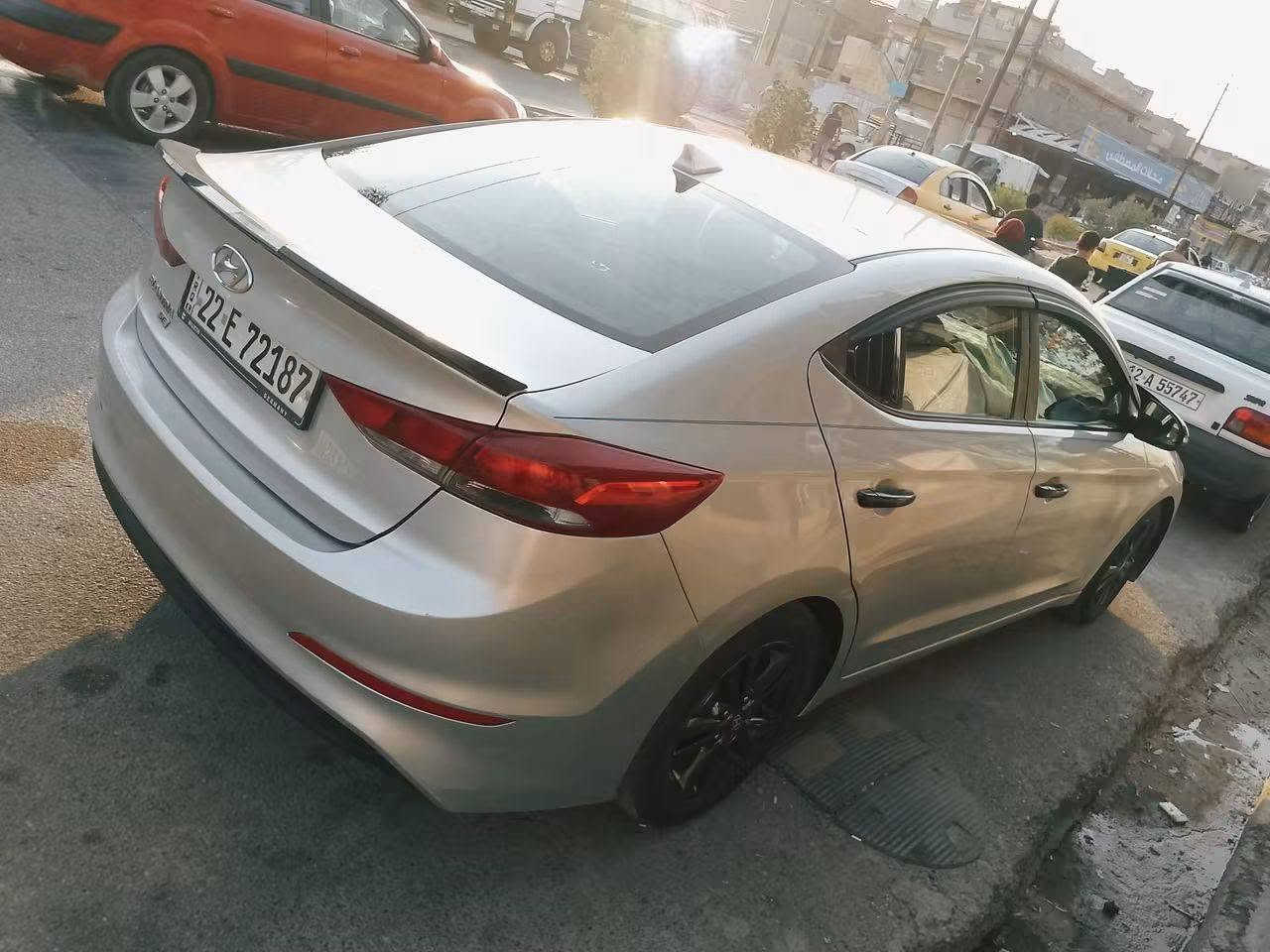 إلنترا 2017 SE للبيع 

@سيارة رقم اربيل سنوية جديدة لل٢٠٣٠ بأسمي تحويل ثاني يوم 
🚘 اللون: سلفر ✅
محرك 2000cc DOHC ✅
كير أوتوماتيك AT ✅
شاشة لمس كبيرة ✅
لايت زينون ✅
 تحكمات ستيرن ✅
3 أنظمة قيادة (Normal / Eco / Sport) ✅
تبريد شغال ثلج  ✅
تايرات جدد ✅
تراكشن كنترول (مانع انزلاق) 
السيارة مرتبة ومواصفاتها معروفة،
 البنيد مبدل  فقط،. 
  
💰 السعر: 117 وبيها مجال
📞 *********** 📍 الموصل - الأيمن
الرقم بي واتساب
