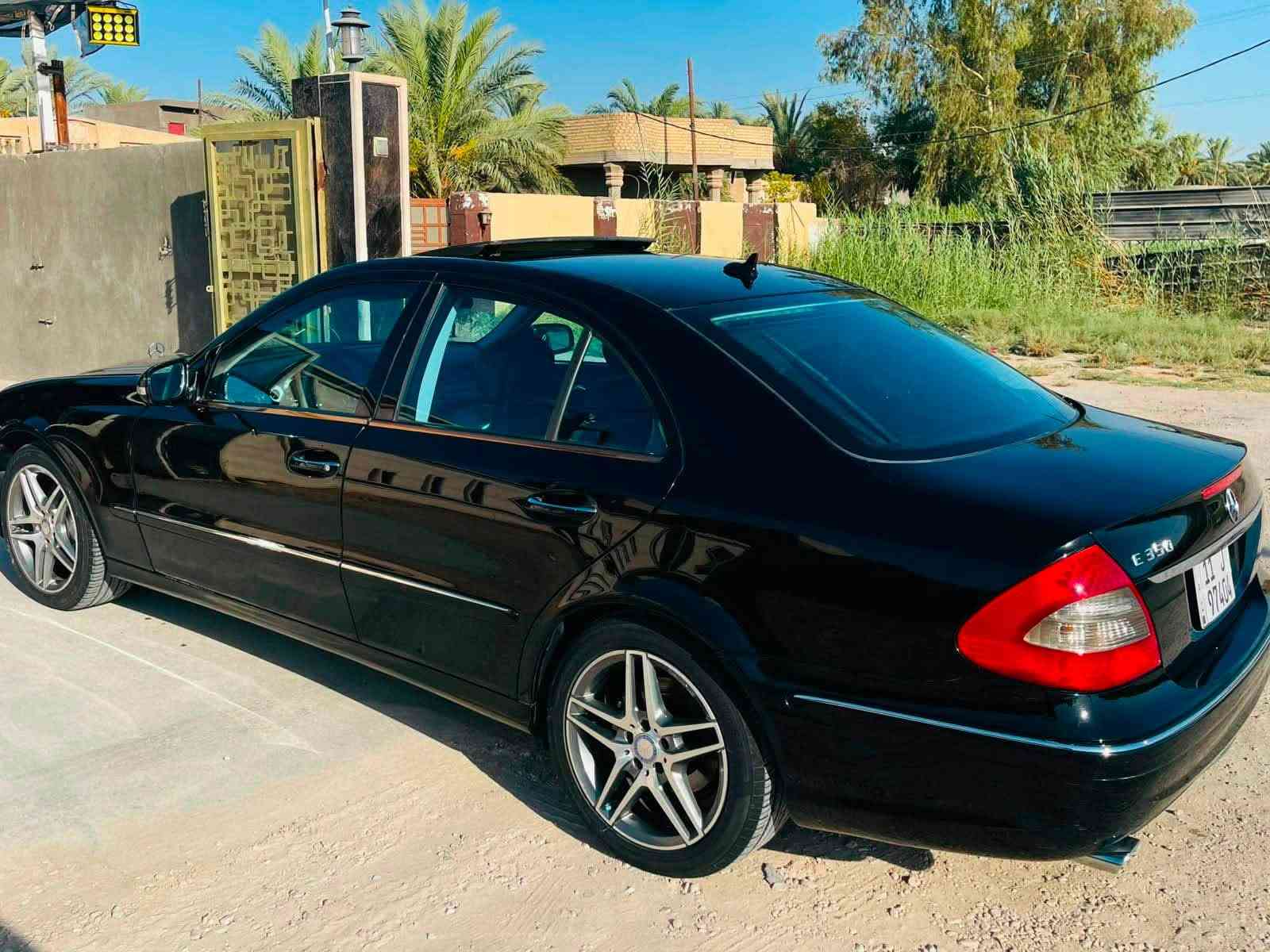 للبيع او للمراوس حسب الرغبة
مارسدس E_clas 350 المرغوب عقل فوك
المديل 2009 .
رقم وهزه وسنوية جدد بأسمي
سيارة مكفوله مابيها صبغ 
تبريد مكينه كير بلكارتون حدادية جديده
تخم تاير ويل نجمه الماني اصلي 
مواصفاته : 
فتحته سقف طكتين 
برده خلفية كهربائي 
كشنات كهربائي+ تدفئه تبريد 
زراك لايت
حساس امامي خلفي 
اشاير بالمري 
جلد 
شاشه 
سماعات دمام
دبل كزوز 
تويل ويل 
لايت داينمك 
السيارة ما ناقصها لو برغي 
السعر  تصل وبيك خير ودلل
مكانها بابل المسيب. 
***********
