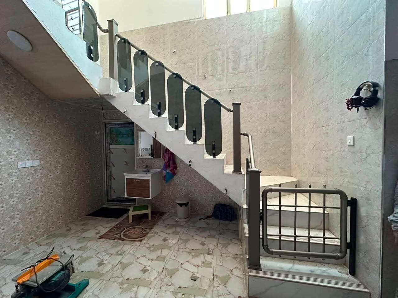 احدى اعمالنا اليوم 
محجر جام 
تركي درجه اولى 
يوجد لون اسود 
يوجد لون برونزي 
اسعارنا تنافسبه ثابته 
للاستفسار عن الاسعار مراسله الصفحه او الاتصال على رقم ***********
او مراسله على واتس اب
