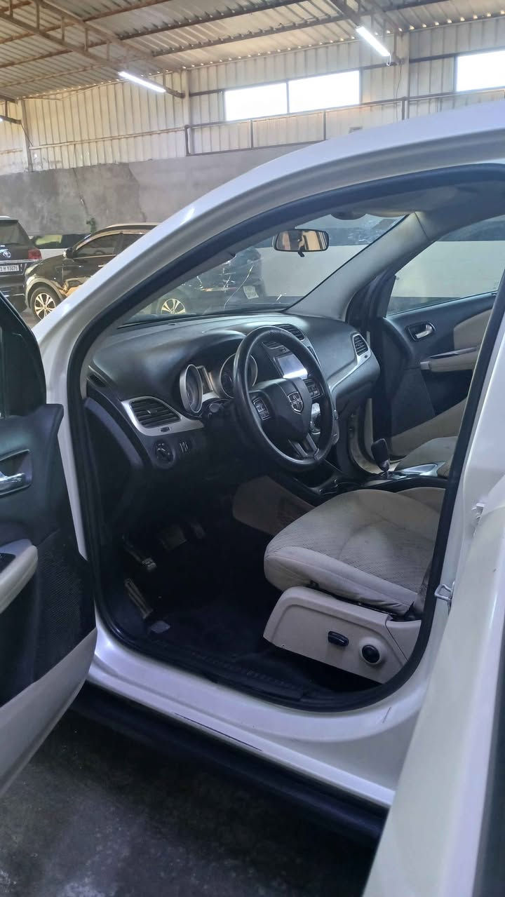 دوج جورني ٢٠١٢
٤ سلندر 
٧ راكب ٣قطع تبريد 
ماشية ١٣٥ الف كيلو 
حادثها جاملغ خلفي 
مكانها واسط الزبيدية 

*********** الصويرة, واسط
