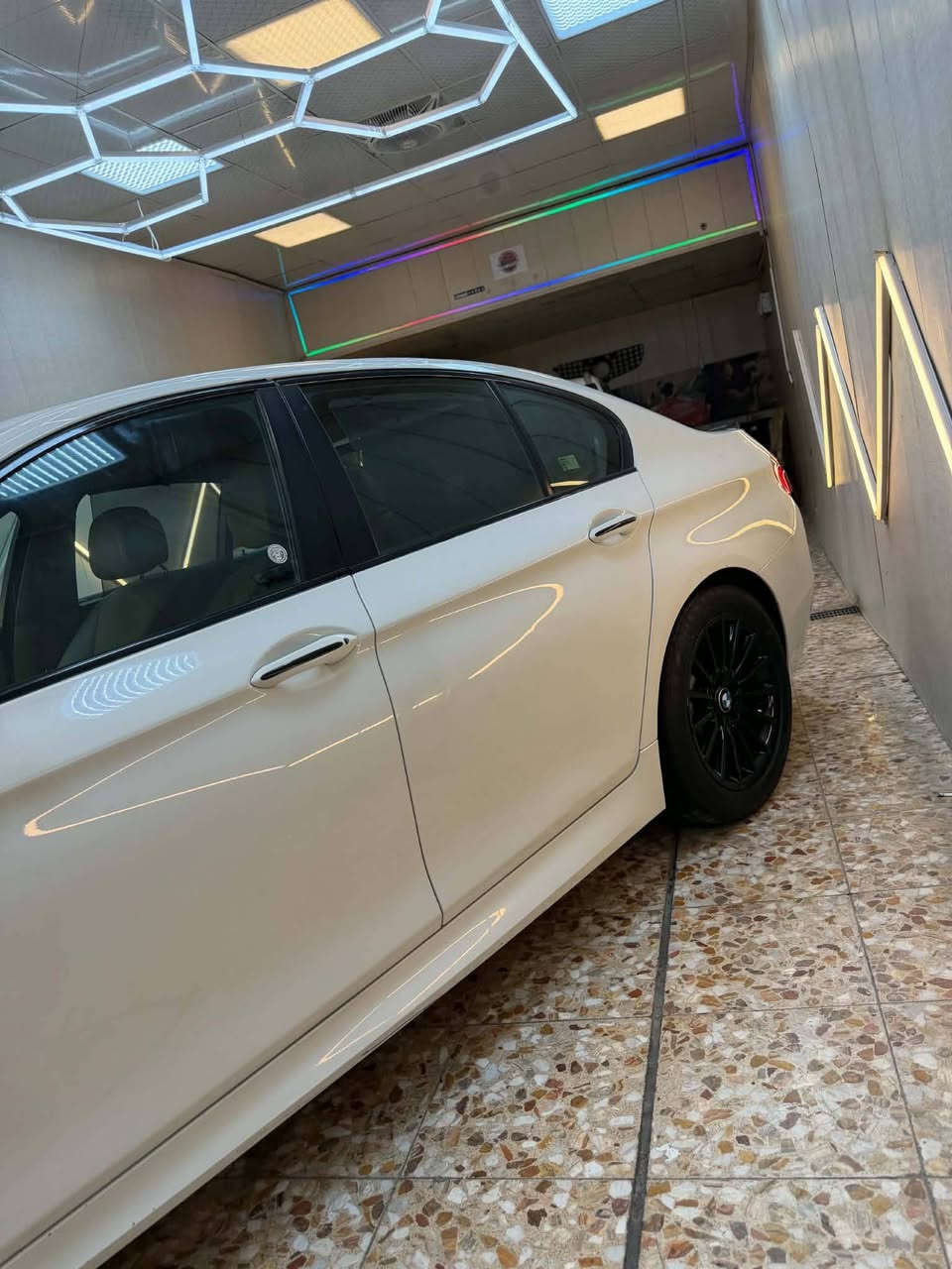 بيئم f10 535 n55
بسعر مناسب جداا
بيئم 2011 بيهه قطتعين بدون اي دواخل 
مكينه وكير كفاله تبريد ثلج تخم تاير جديد
سياره نضيفه ماشيه ١١٨ سياره حلوه وكاعده
السعر 138 وماكوهيج سعر. بيها مجال بسيط .
***********
