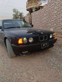 بي ام 520 • جير عادي • كراسي جلد
