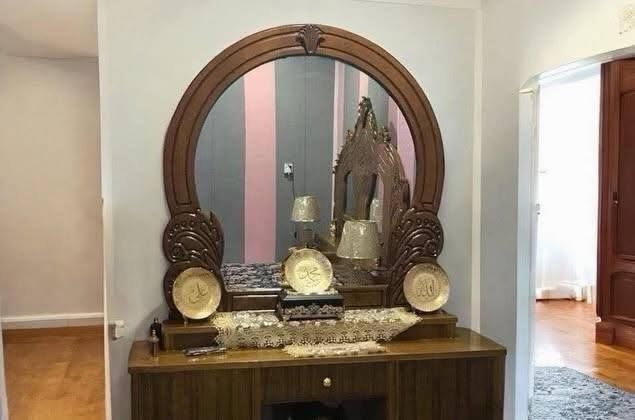 غرفه  صاج نجاره عراقيه خمس أبواب
كنتور خمس أبواب نجاره عراقيه جديده توها طلعت من المعمل ما مشدوده ما بيه بسمار ولا برغي واحد 
 بعدني ما شاده مع غراضه القفل  واليدات مالتها 
مثل ما بالصوره جديده جديده وخشب قوي 
السعر مليون 350 وبيه مجال بسيط لأن   لأن سعرها الحقيقي مليون ونص  
واتمنى محد يكسر بسعرها  لأن جديده ما مشدوده بعدها 
رقم الهاتف *********** بيه واتساب 
مكاني كربلاء

