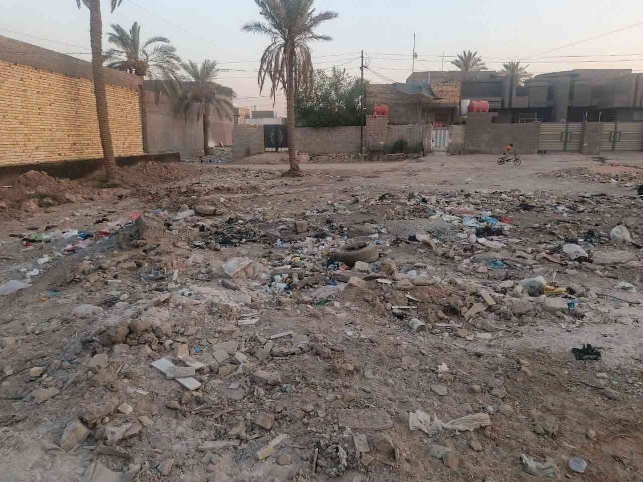 قطعة ارض للبيع
العنوان. بابل الحمزة الغربي 
شارع علي قماره قرب حسينية الشهداء 

مساحة_ 200 متر 
النزال _ 27
الواجهية _ 7 ونص 
‏
للاستفسار مراسله الصفحه خاص
