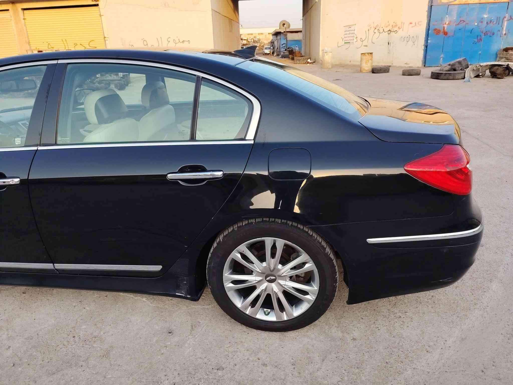 السلام عليكم من رخصه الادمن جنسيسز 2013 وارد أمريكي للبيع حادثها جاملغ امامي مبدل وشوي من البنيد بارد  والجاملغ الخلفي بي بارد رقم بغداد تحويل ثاني يوم ممشى 80 الف جاهزه السياره بس بيها خربطه خفيفه مانعرف شنو السبب اتصال مكلف بالنشر مكانها العمارة ميسان اتصال عالرقم *********** اتصال أو واتساب
