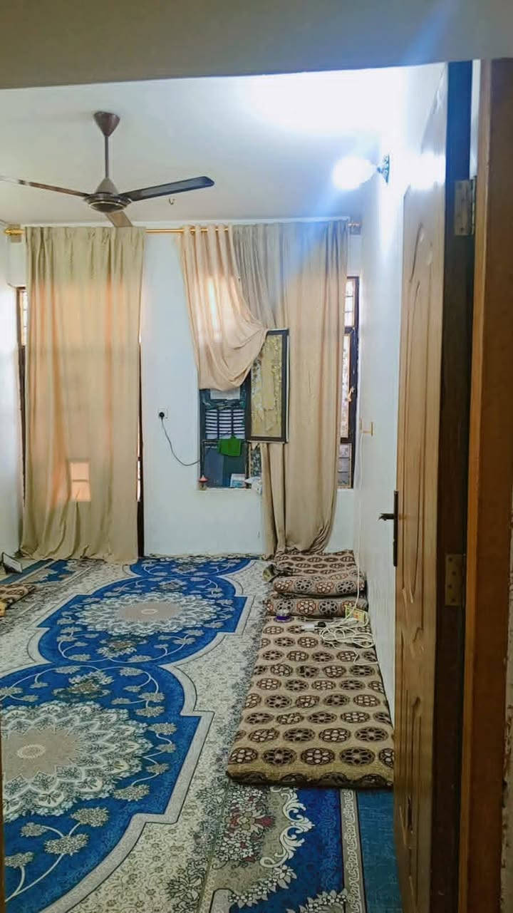 ١٠٠م • بناء حديث • بحاجة صيانة