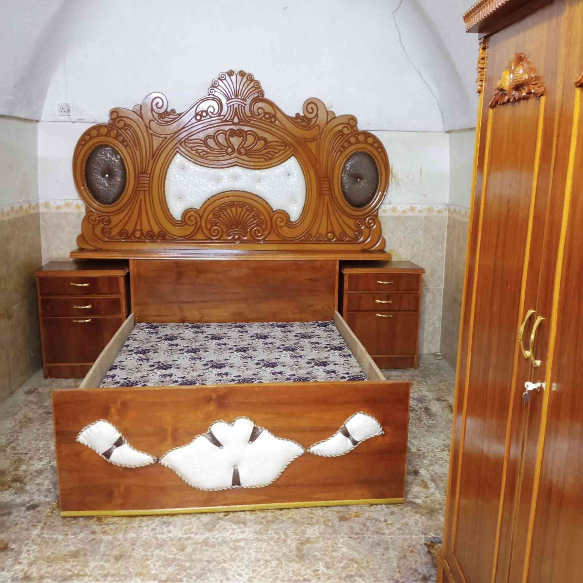 غرفة • مستعمل • معرض عبالطون