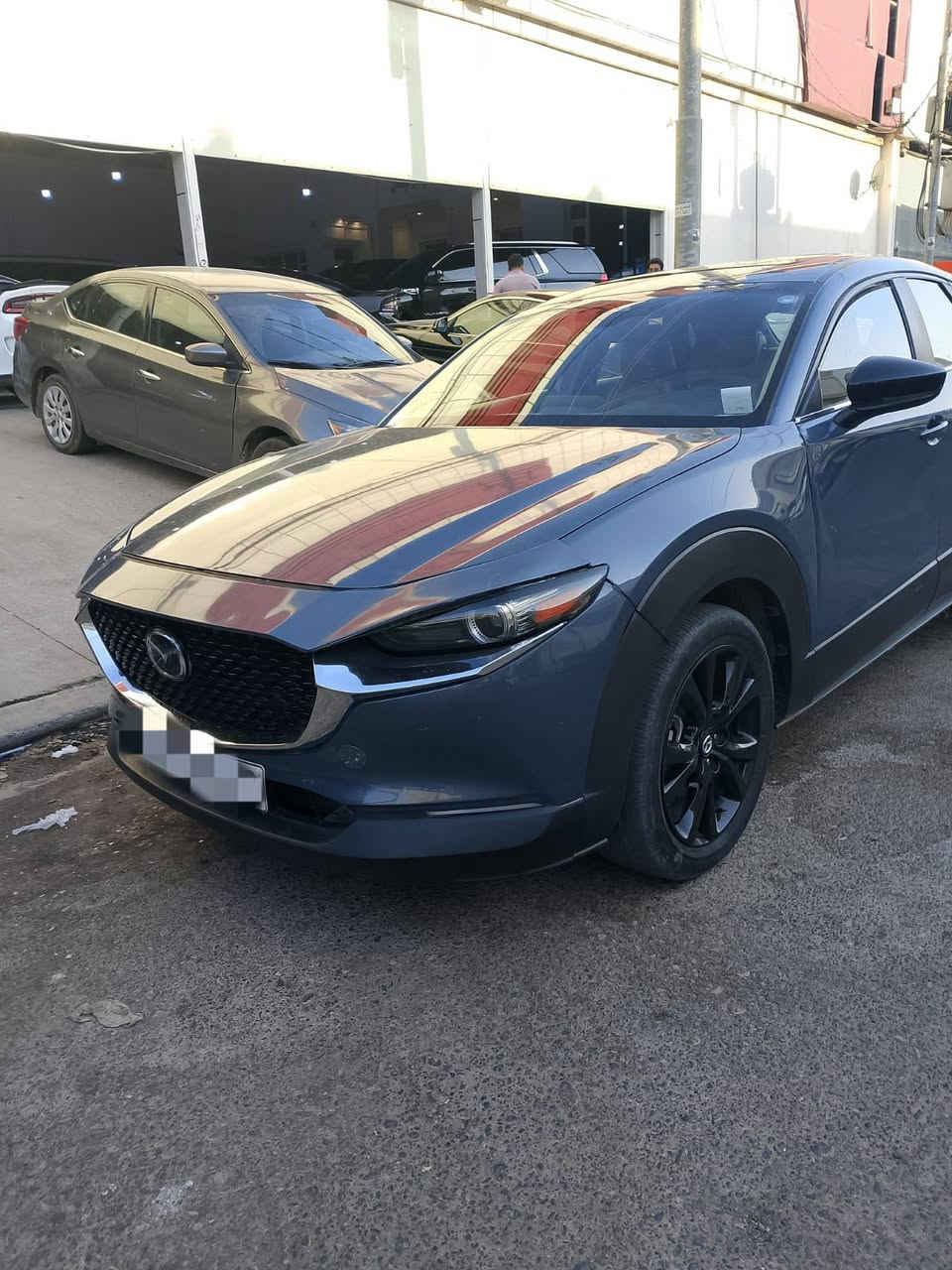 MAZDA 2024 CX30
 اوتوماتيك دبل اكسنت 4 بستن
 رقم اربيل
بصمة 
 داخلي جلد احمر 
تبريد مركزي امامي وخلفي 
هيترات كشن 
سقف سلايد
ماشية 44
اربع قطع صبغ 
السيارة نظيفه وبحالة ممتازة للاستفسار عن السعر ورقم الشاصي الاتصال بالرقم ***********
