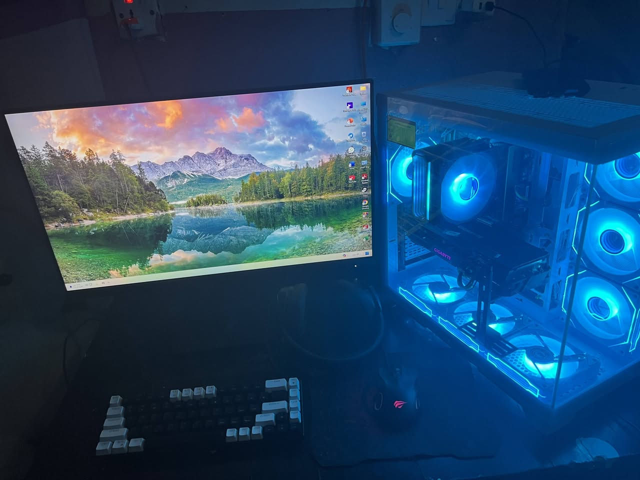 كرت RX5700XT • معالج R5 5600X • رام 16GB 3200