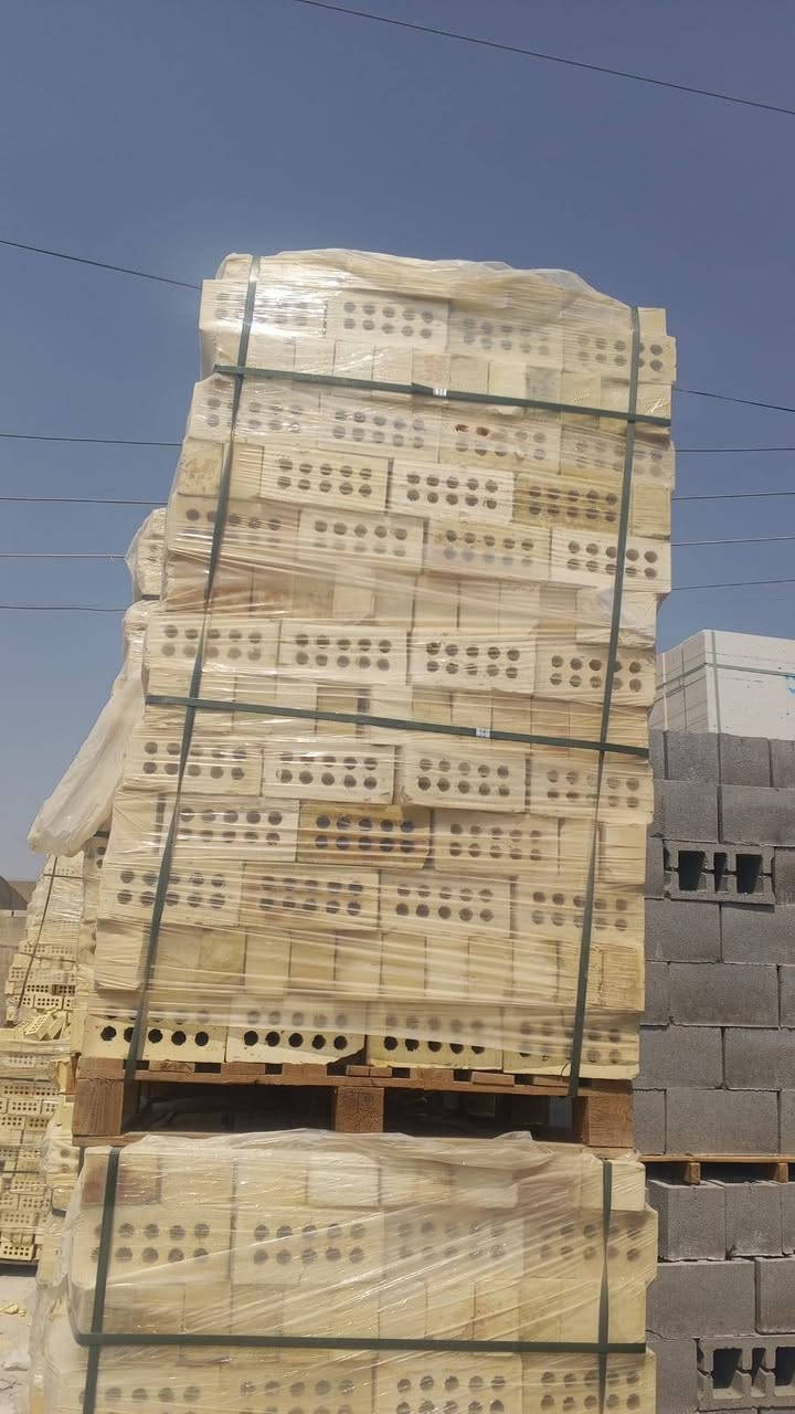 ╔═══ ❖ بسم الله الرحمن الرحيم ❖ ═══╗

🏗️ شركة علي الزهيري للمواد الإنشائية 🏗️
✨ جودة • ثقة • أسعار منافسة ✨

📍 العنوان:
البصرة – ساحة سعد – مقابل مستشفى الجمهوري

📞 للتواصل:
*********** – علي

━━━━━━━━━━━━━━━━━━

🧱 ثرمستون:
🔹 الوطنية — سعر الكبسة 390
🔹 بلاد السلام — سعر الكبسة 370
🔹 الشمس — سعر الكبسة 375
🔹 الحوشان — سعر الكبسة 370
🔹 البصرة — سعر الكبسة 375

🧱 بلوك ضغط هايدروليك:
🔸 سعر الألف — 800

🧱 بلوك جويبده:
🔸 سعر الألف — 650

🏗️ السمنت:
🔹 سمنت المبروك — الطن 140
🔹 سمنت الفلكون — الطن 140

━━━━━━━━━━━━━━━━━━

🚚 متوفر لدينا خدمة التوصيل إلى جميع أنحاء البصرة

⭐ شركة علي الزهيري للمواد الإنشائية
تجهيزكم علينا… وبناءكم علينا نفتخر به ⭐

╚═══ ❖ أهلاً وسهلاً بكم ❖ ═══╝ البصرة, العراق

نص مكتوب في الصور:
- طابوق بلوك حطب/خشب حطب/خشب الشعيبة شركة علي الزهيري لتجارة البناء وخدمات تصعيد المواد
- 10 من 8
- 10 من 5
- 10 من 4
- 3 من 10
- 7 من 10
- 6 من 10
- 10 من 10