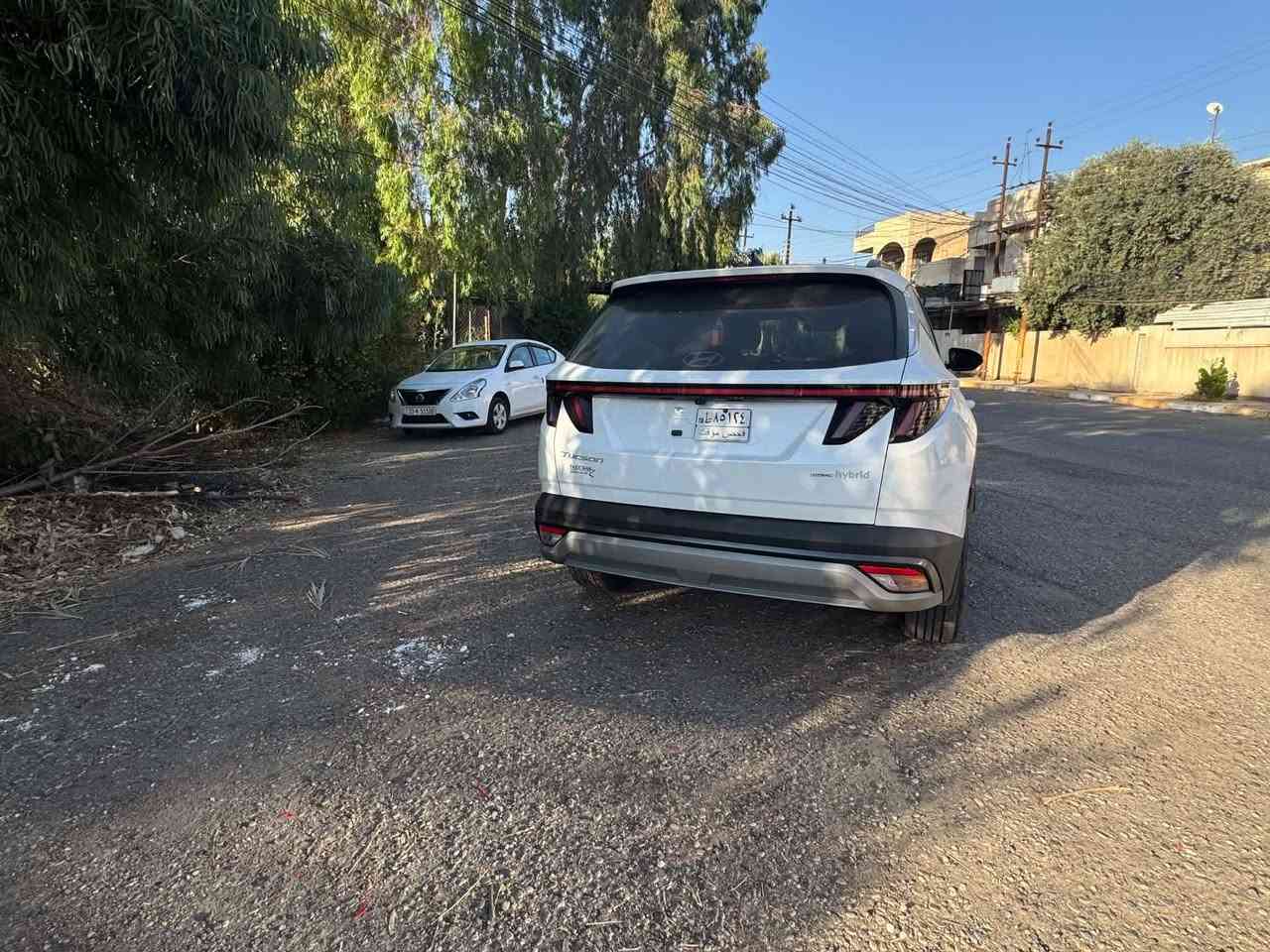هیوندای تكسون 2025 شكل جديد وارد أمريكي هايبرد
اللون ابيض 
سعر :240 ورقة   
عداد المسافه : 4400 ميل 
حجم المحرك :1.6 توربو  (4.سلندر )
السياره بچم كبس ✅
ملاحظه : چاملغ الخلفي ربع صبغ بدون نقطه دواخل100% 

مواصفات
كيج الكــــتروني واحد شاشه 🖥️
سقف بانوراما
انــــارة دشبول
بصمة ابواب
بصمة تشغيل 
تشغيل عن بعد (𝐑𝐄𝐌𝐎𝐓𝐄 𝐒𝐓𝐀𝐑𝐓)
شاحن هاتف لاسلكي
شاشة دشبول ديجيتال 
شفتات استيرن
هاند بريك بصمة
اوتو بارك (𝐀𝐔𝐓𝐎 𝐏𝐀𝐑𝐊)
اوتو هولد (𝐀𝐔𝐓𝐎 𝐇𝐎𝐋𝐃)
اوتو ستارت (𝐀𝐔𝐓𝐎 𝐒𝐓𝐀𝐑𝐓)
اوتو ستوب (𝐀𝐔𝐓𝐎 𝐒𝐓𝐎𝐏)
رادار 360
رادار امامي (تحديد مسار)
رادار جانبي  (نقاط عمياء)
رادار خلفي (التحذير من الاصطدام)
حساسات 360
حساسات امامي
حساسات جانبي 
حساسات خلفي
نظام (𝐒𝐌𝐀𝐑𝐓)
نظام (𝐒𝐏𝐎𝐑𝐓)
نظام (𝐂𝐎𝐌𝐅𝐎𝐑)
نطام (𝐄𝐂𝐎)
نظام(𝐒𝐍𝐎𝐖)  
كشنات جلد
كشنات هيتر  امامي 
تحكمات استيرن
تبريد لمس
تبريد مركزي 
صندوق شفط كهربائي 
لايتات (𝐋𝐄𝐃) لید عدسة زينون 
بكلايتات (𝐋𝐄𝐃) لید
 ويل كروم 
تفاصيل اكثر الاتصال ***********
رقم الشاصي KM8JCDD17SU295157
المكان موصل
