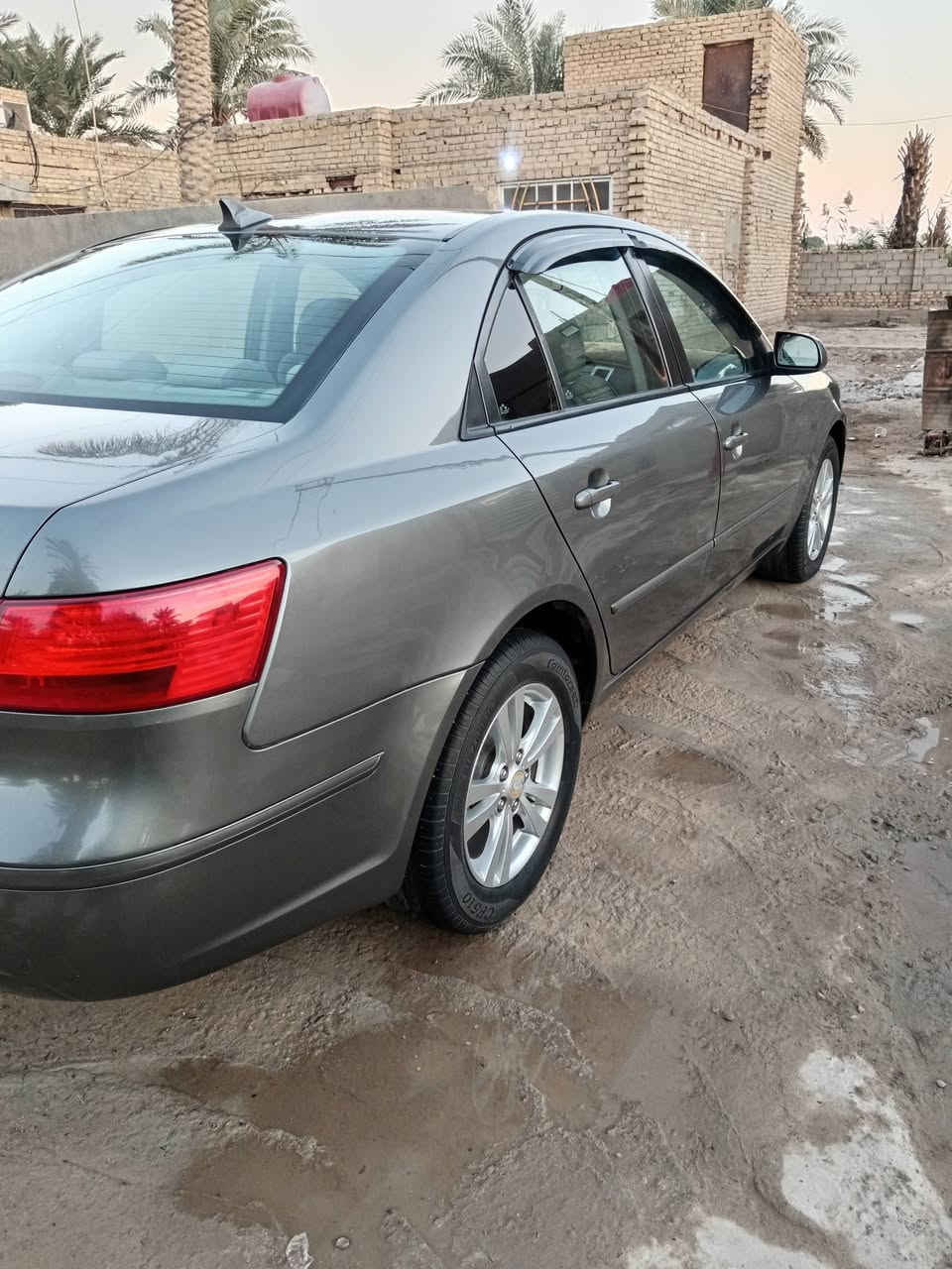 السلام عليكم  للبيع سوناتا امريكي مقدس موديل 2009 كفاله من كلشي ماعد اشخوط بسيطه بأسمي. العنوان الديوانية  ***********  ***********
