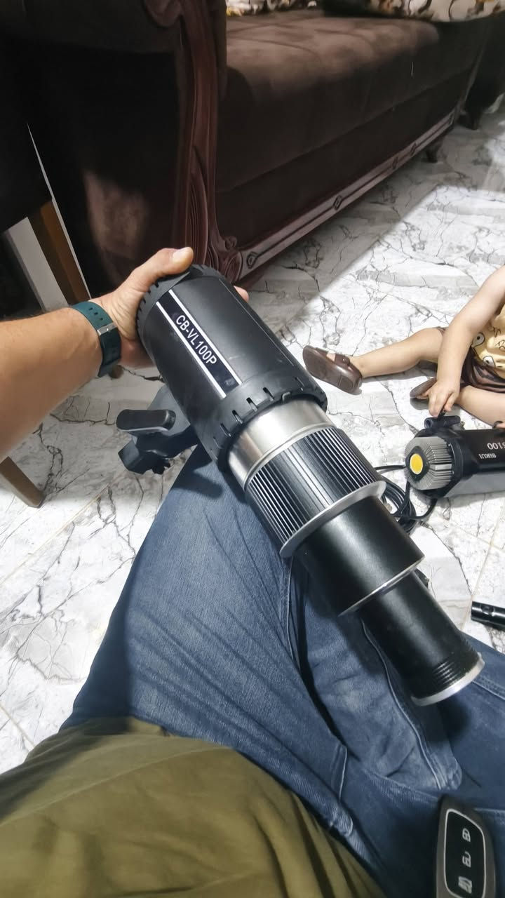 مجموعة اضاءه مستمرة مع ستاندات للبيع 
اضاءه مستمرة من سيرو ١٠٠ واط السعر ٧٠ الف 
اضاءه rgb 200 w السعر ٧٥ الف 
اضاءه ١٠٠ واط cb تو كلر السعر ٥٥ الف 
سنوت اشكال متعددة السعر ٣٠ الف 
ستاندات عدد ٣ السعر الاجمالي ٧٥ الف 
متوفر توصيل ***********
