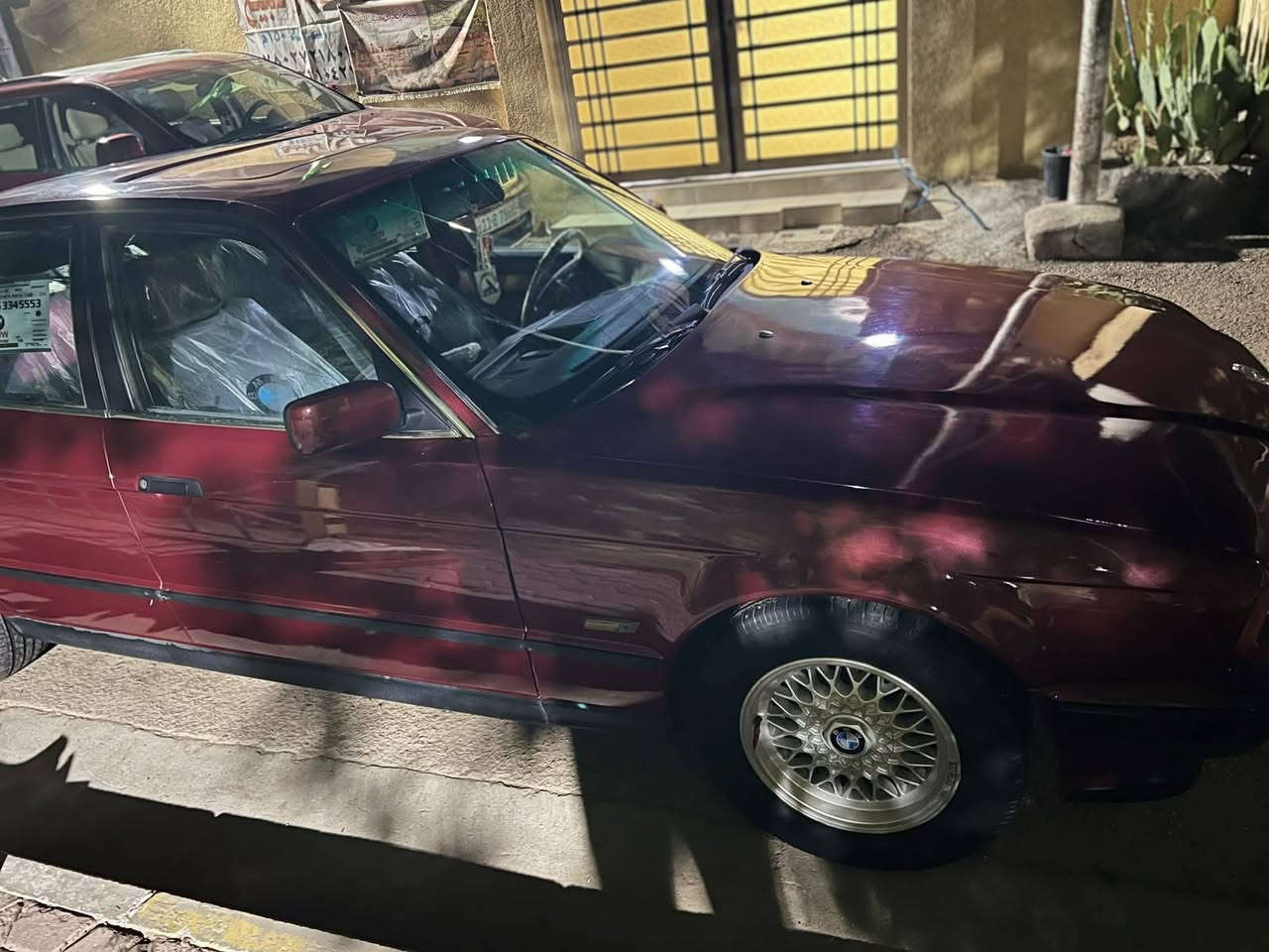 525 موديل 91 السياره صافيه من كلشي
نقصها ترتيبات بالغرفه ودعاميه خلفيه 

السياره خير من الله رقم بغداد مميز 

تواصل ماسنجر فعال صافيه من كلشي

او خط *********** وبيه واتساب 

السياره 65 وبيها مجال مكاني واسط الكوت مركز مدينه
