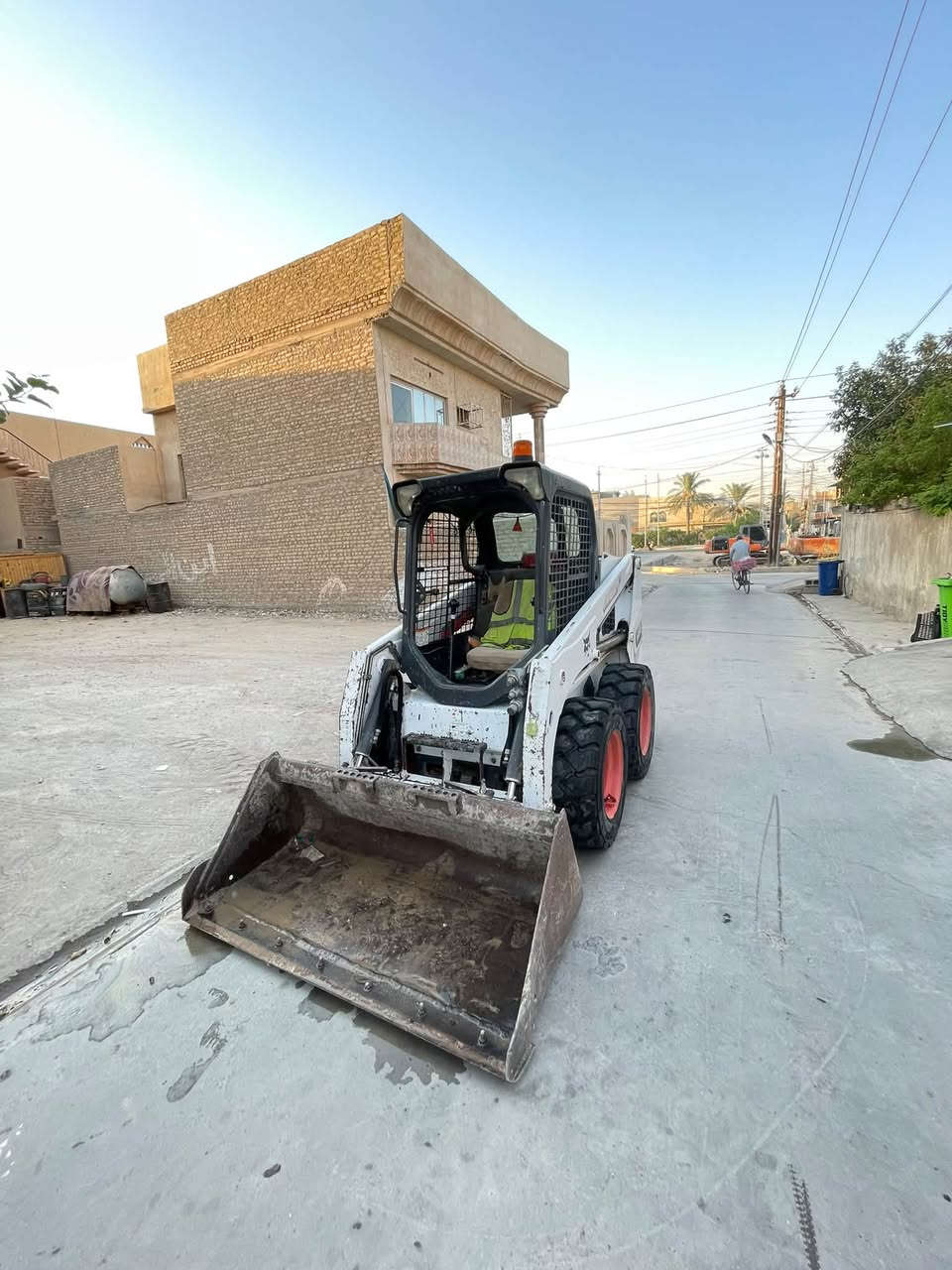 سلام عليكم شفل بوبكات حجم S450 مكينه جديده بمعنى الكلمة بس  البم ونوزل مفتوحات وباقي كفاله  تايرات جديد رقم سليمانيه تحويل ثاني يوم  مكان.ديالى ‭***********‬
