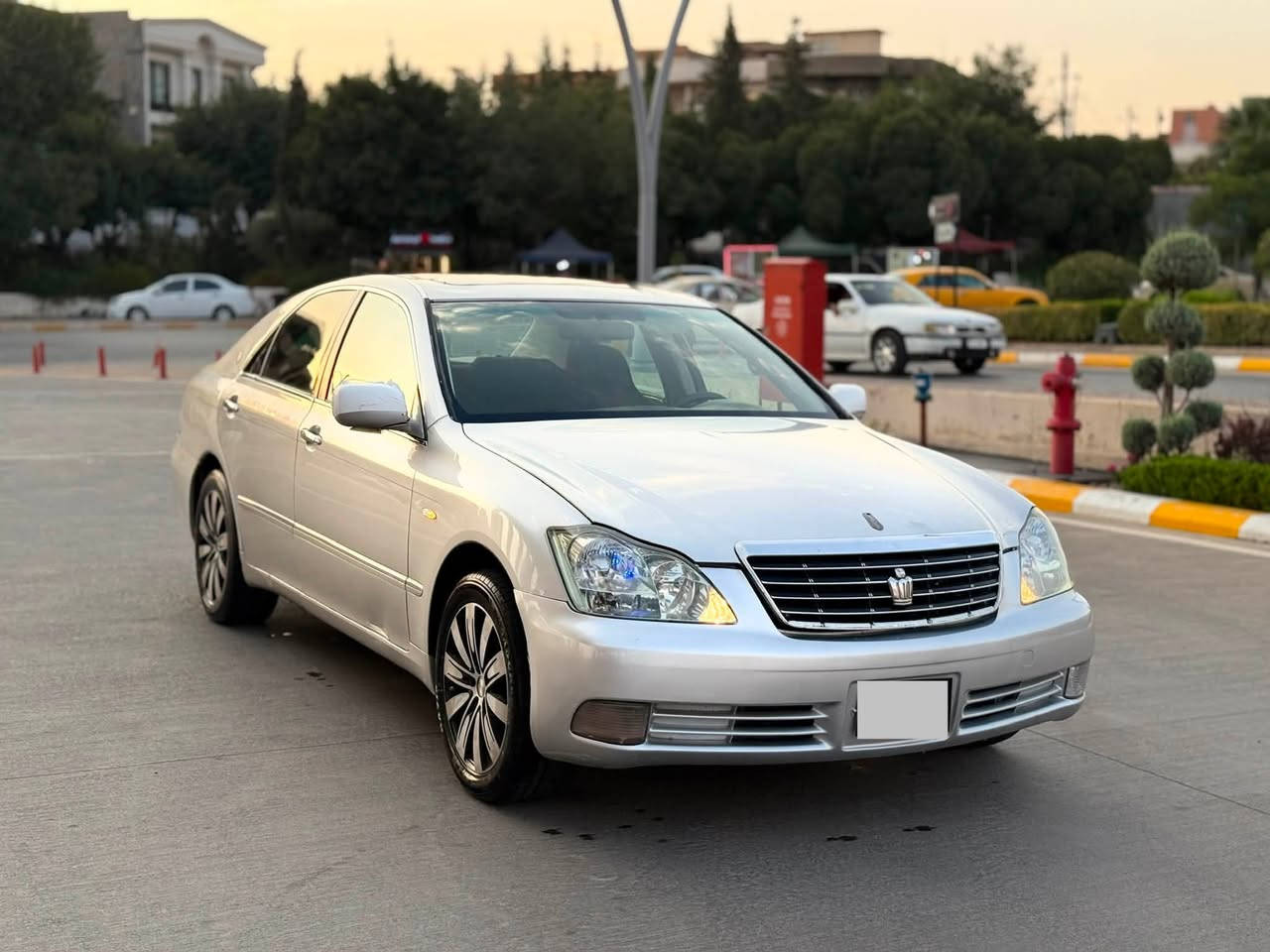 👑 TOYOTA CROWN (بڕاوە)  شاهینەی  👑
🔹 جۆری سەیارە: تۆیۆتا کراون GRS (182)
🔹 مەکینە: گەورە
🔹 ڕەنگ: بەحری  
✨ دیارترین مواسەفاتەکان:
▪️ ٢ دوگمە
▪️ شاشەی  + کامێرا
▪️ لایتی ناوچەی کوێر (Blind Spot)

▪️ کۆدی هەیە👉🏻
📍 شوێن: سلێمانی

💰 نرخ: (٤١)گەڵا✅

📞 بۆ پەیوەندیکردن:
📱 ئاسیاسێڵ: (***********)
📱 کۆڕەک: (***********) (واتسئەپ و ڤایبەری لەسەر
