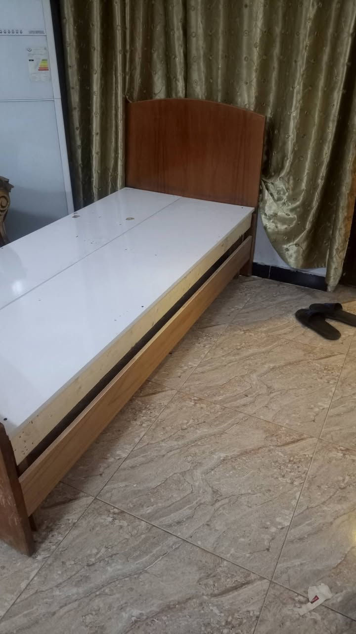 للبيع غراض نضيفه كلش واستعمال قليل مكان بغداد السيديه ابيع بسعر مناسب كلش ***********
