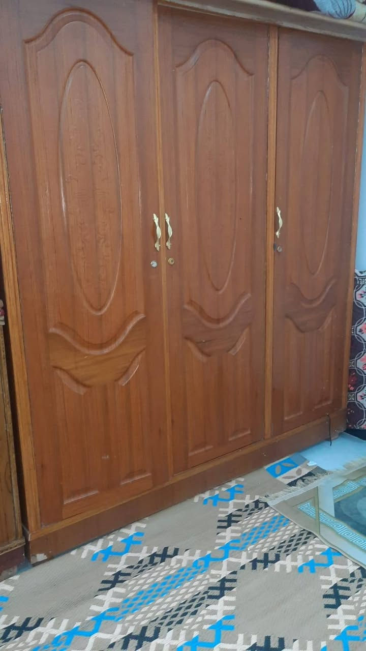 السلام عليكم
بوفيه وكنتور صاج تسكام  ٣ ابواب نضيفات حيل
البوفيه ٨٠
الكنتور ١٦٠
مكاني بصره دور الشرطه
التواصل ***********
