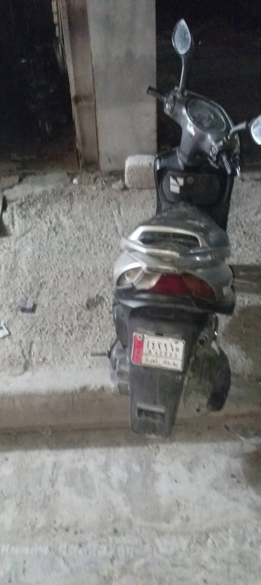 سعرهه 275 بيهه مجال 
السلام عليكم ماكس 140 للبيع دراجه نكره بكل وكت خير من الله مكينه نضيفه شكد متتصور لا تبخير ولا نضوح بجمهه نضيف موجود بس عوزهه جوزه الجوزه ضاربه فه مسويهه جطل لإن جطل عايف بجمهه مفتوح دراجه مثل متشوف كدامك ومكينه تخبل والله عوزهه قايش وتصيرلك شلعه ومعدل لإن قايشهه تعب صارله هواي اسف ع اطاله مكاني بغداد بلديات رقمي *********** متواجد ماسنجر واتساب اتصال
