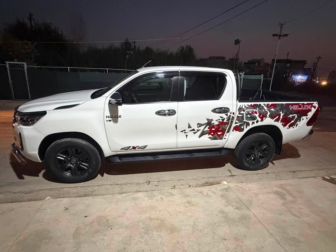 السلام عليكم تويوتا هايلكوس 2022 TRD فول مواصفات محرك V6
رقم اربيل ماشية 59 الف مكفولة كفاله عامة من كلشي شركة جيهان السيارة ب اسمي تحويل مباشر السعر 345 وبي مجال للطيبين للاستفسار اتصل : *********** /***********
