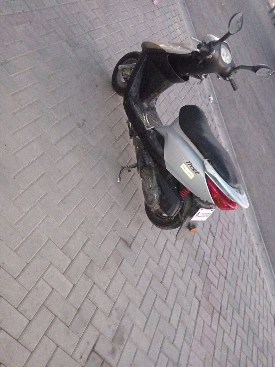 دراجة بريز لايت عالي ابلاديه كلها مختمه ختم واحد نكره سلف هندر مكينتها حيل ناعمه ابلاديه كهربائيات كلها شغاله اوراقها كامله السعر 550 العنوان الشعب التلفون ***********
