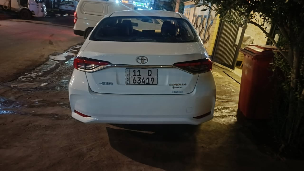 كورلا هايبرد موديل 2024 ماشيه 47 بيه فقط طخه صغيره بالباب الايمن وبيه رصعه بالقماره موضح بصوره  مكاني بغداد العامريه سياره بسمي السعر 148 وبيه مجال قليل
***********
